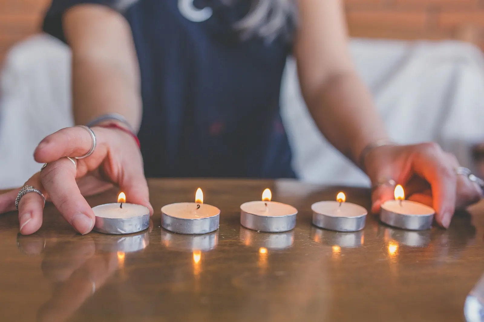 Velas encendidas en una sesión